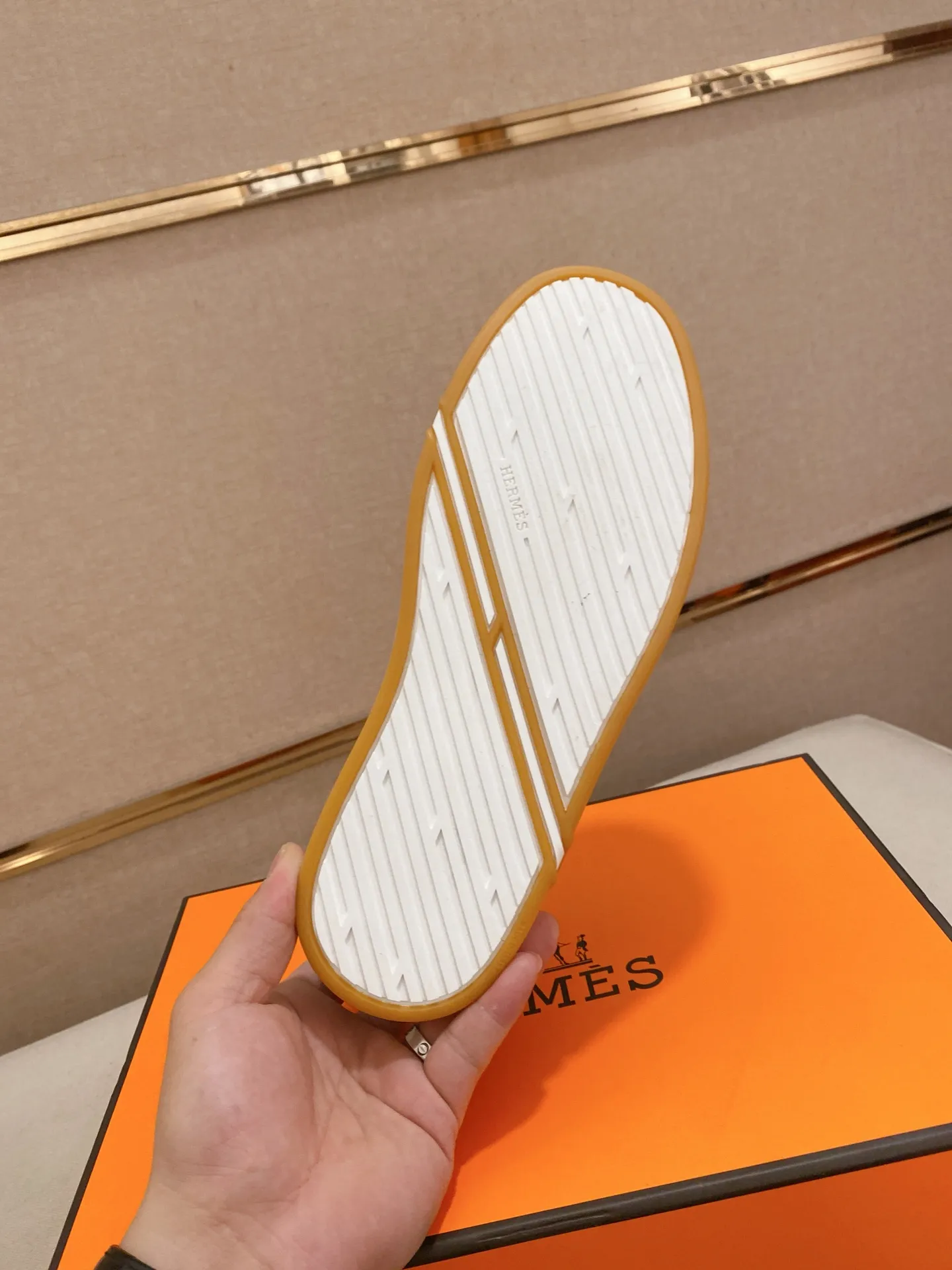 Men's clothing and shoes💰: 442💰《HERMES》【Classic original single version】Hermès; top 🔝purchase agent🔍🔍men's latest 🇺🇸 counter sales simultaneously, imported from Italy original ▲▲cowhide ▲▲ (high-end, nobility, class) ) Exquisite workmanship (Italian 🇮🇹 imported water-dyed 🐂 cowhide lining) sole: original sole provided by the original factory, ⚠️exclusive double-layer activity·TPR·rubber·combined molded outsole; super comfortable·wear-resistant·non-slip·environmental protection The real thing is more beautiful if you take the real thing (high quality, follow the order). You can enter and exit the counter at will * Number of yards: 38-44 (45 can be customized and cannot be returned or exchanged)
